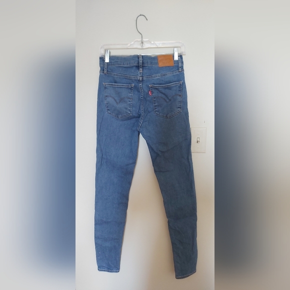 Levi's High Rise Jeans - Picture 8 of 9